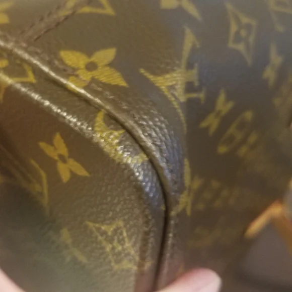 ❌‼️SOLD‼️❌ - LV Luco Tote w/COA- Vintage Monogram - Picture 9 of 16